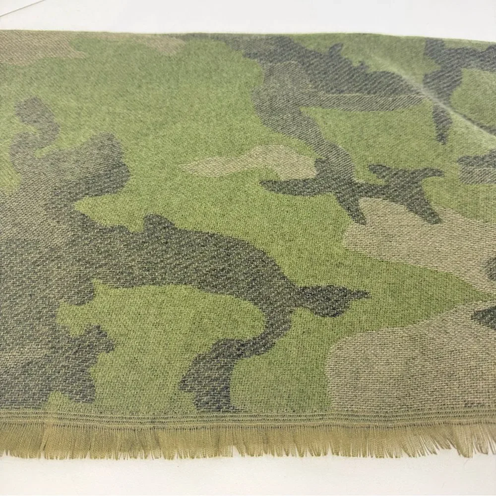 GAP Olive Green Camo Print Soft Blanket Scarf NEW